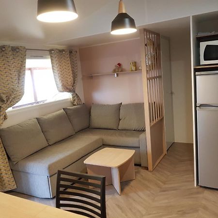 Mobil Home Maxi Confort Sur La Cote D'Azur Fréjus Eksteriør billede